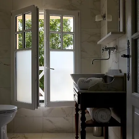 D'hotes Les 4 Vents Pointe Du Hoc - Landing Beaches לינה וארוחת בוקר 3*